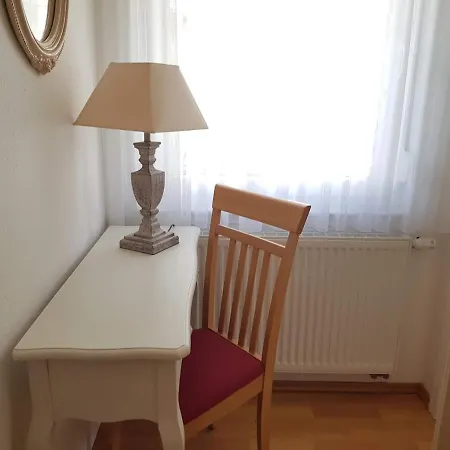 2 Raumwohnung Mit Sonniger Terrasse Apartment *
