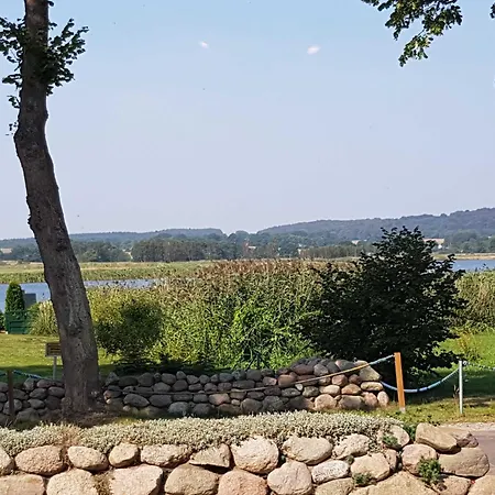 2 Raumwohnung Mit Sonniger Terrasse Und Seeblick *