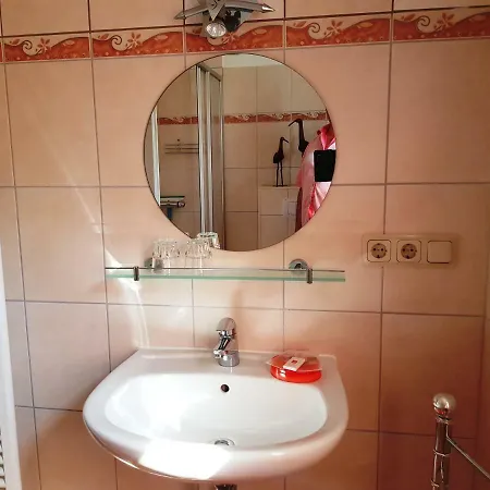 Apartment 2 Raumwohnung Mit Sonniger Terrasse Und Seeblick